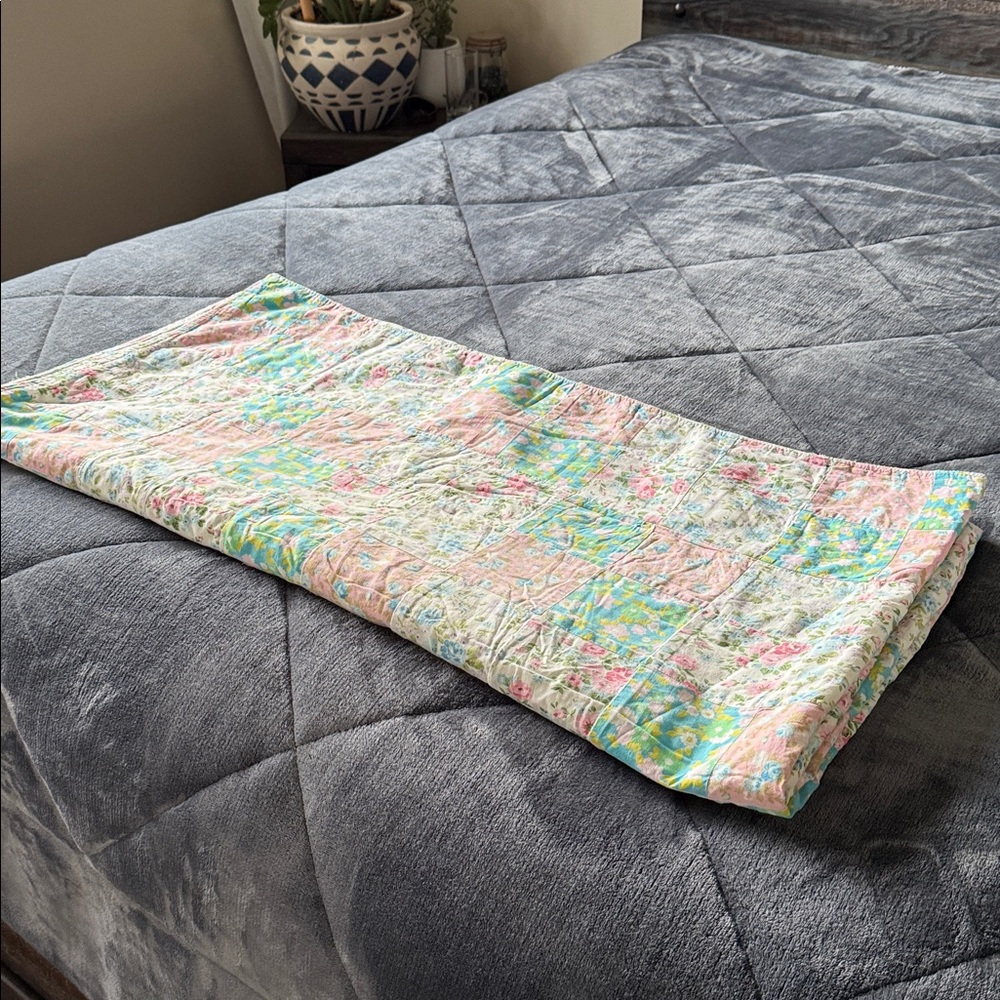 Vintage 60s(est) full-size Floral SLPR Blue Symphony Patchwork rag Quilt boho